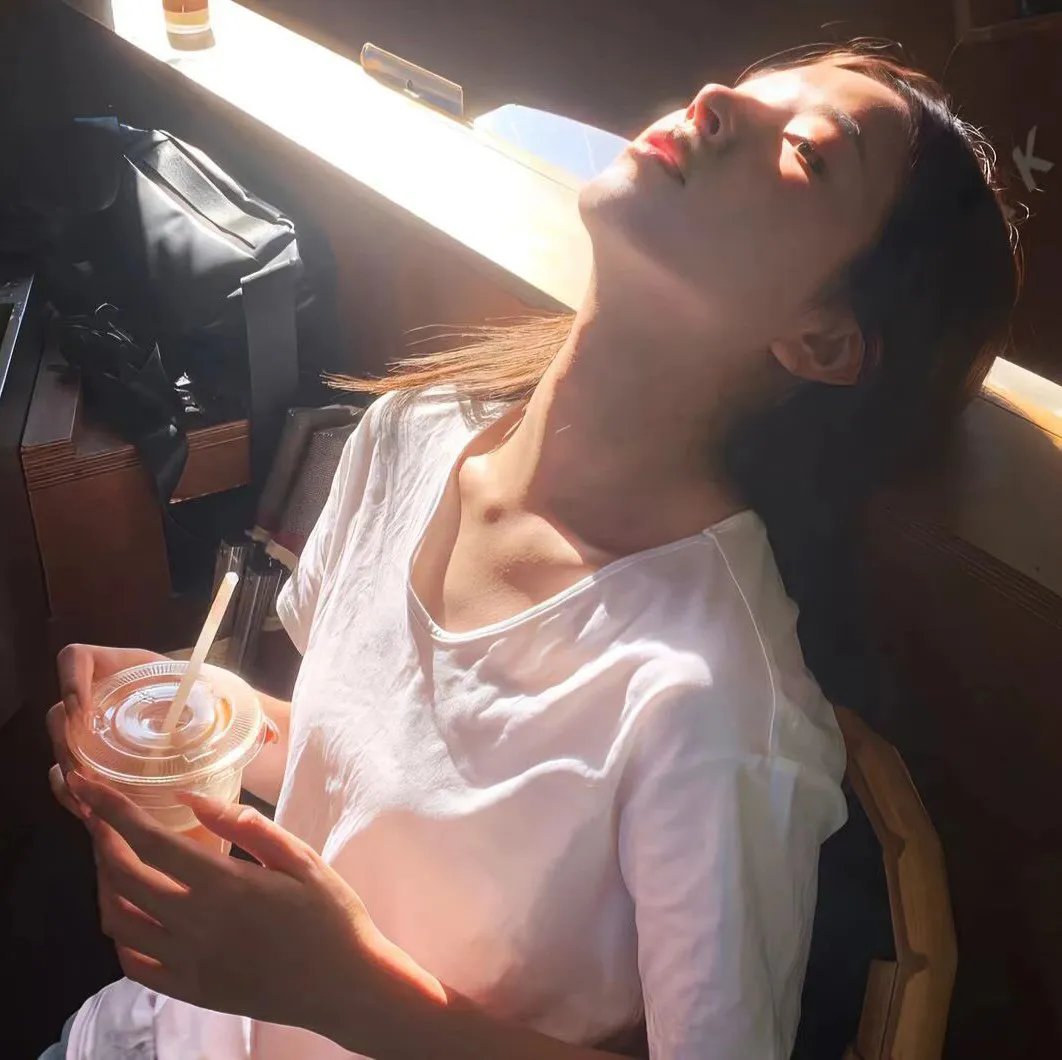 裸睡美人